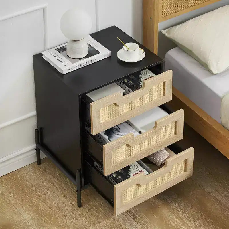 Comodino in Rattan, Comodino da Fattoria con 3 Cassetti, Comodino con Gambe in Metallo, Tavolino d'Appoggio Boho per Camera da Letto