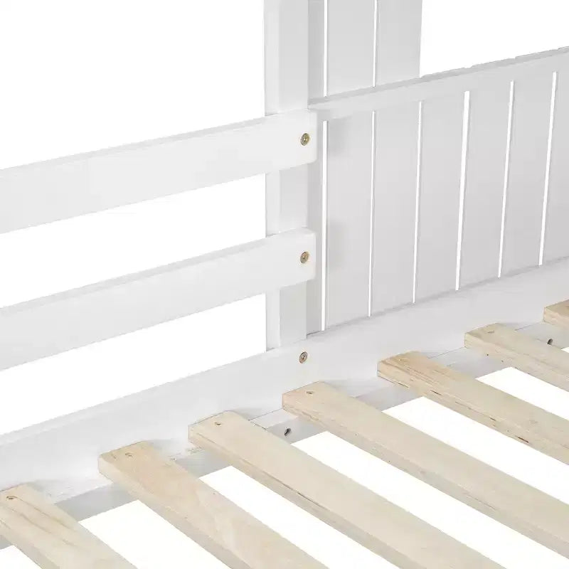 Letto a castello in legno con tetto, doppio su piazza e struttura a casetta per bambini